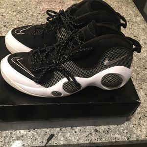 Nike Zoom Flight ‘95 - Sz. 10 - Blk/Wht